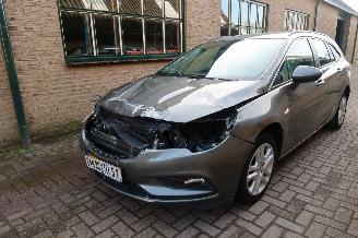 uszkodzony samochody ciężarowe Opel Astra Sport Tourer 1.0 Business+ 2018/3