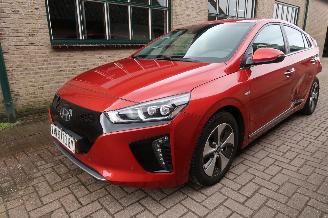 Voiture accidenté Hyundai Ioniq Premium EV 2019/8