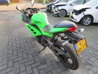 dañado motos Kawasaki  ninja 300 2014/3