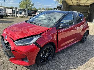 Voiture accidenté Toyota Yaris 1.5 Hybride 2022/8