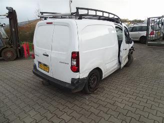 damaged commercial vehicles Peugeot Partner 1.6 HDi 2013/2