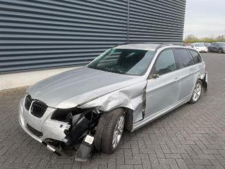 dañado vehículos comerciales BMW 3-serie 3 serie Touring (E91), Combi, 2004 / 2012 320d 16V 2009/4