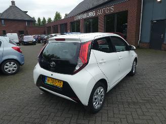 Toyota Aygo 1.0 VVT-i x-play Airco picture 1