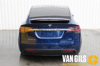 uszkodzony ciężarówki Tesla Model X  2017/8