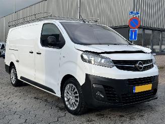 Schade bestelwagen Opel Vivaro 2.0 CDTI L3H1 Innovation AUTOMAAT 2021/12