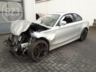 damaged passenger cars BMW 1-serie 1 serie (E82), Coupe, 2006 / 2014 120d 16V 2010/1