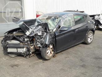 uszkodzony samochody osobowe Seat Leon Leon (KLB), Hatchback 5-drs, 2019 1.5 TSI 16V 2022