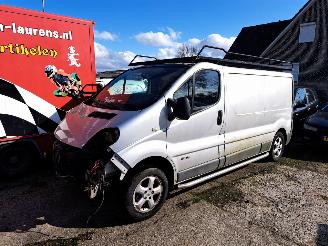 disassembly passenger cars Renault Trafic 2.0 dci 2009/7