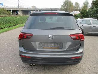 Vaurioauto  passenger cars Volkswagen Tiguan  2019/1