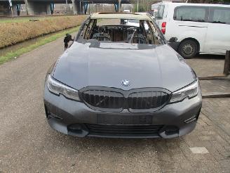 Schade bestelwagen BMW 3-serie 330 E 2022/1