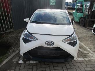 damaged passenger cars Toyota Aygo  2019/1