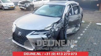 Damaged car Lexus UX UX, SUV, 2019 250h 2.0 16V 2020/3