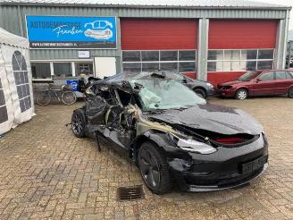 uszkodzony samochody osobowe Tesla Model 3  2019/9