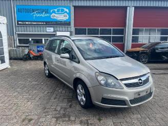 Auto incidentate Opel Zafira Zafira (M75), MPV, 2005 / 2015 2.2 16V Direct Ecotec 2005/10