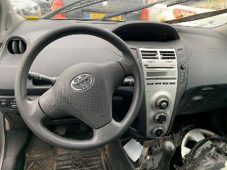 Toyota Yaris Yaris II (P9) Hatchback 2005 / 2014 picture 7
