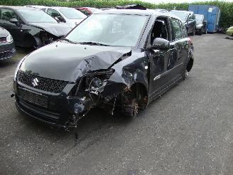 danneggiata semirimorchio Suzuki Swift  2009/1