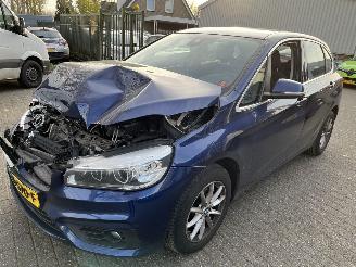 Voiture accidenté BMW 2-serie 216 Diesel Automaat Executive Tourer 2017/4