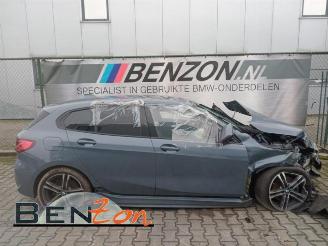 damaged commercial vehicles BMW 1-serie 1 serie (F40), Hatchback, 2019 118i 1.5 TwinPower 12V 2021/10
