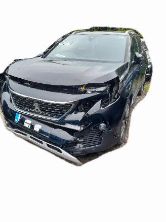 Damaged car Peugeot 3008 GT 2020/1