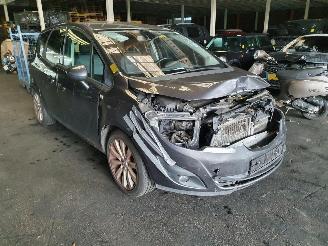 damaged microcars Opel Meriva 1.4 Turbo Cosmo 2012/6