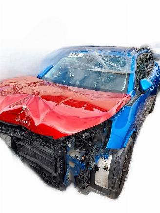 damaged passenger cars Peugeot 2008 Allure 2020/1