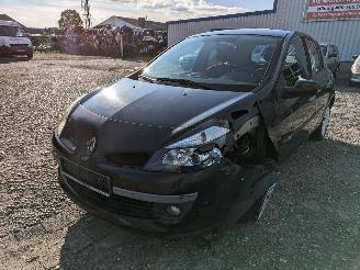 occasion commercial vehicles Renault Clio 1.6 Schwarz NV676 2006/10
