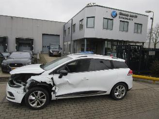 škoda strojů Renault Clio 1.5dci Estate AIRCO NAVI E6 2017/7