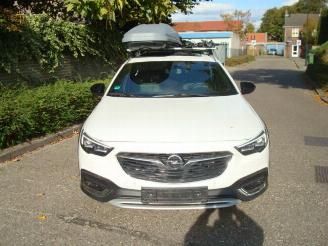Voiture accidenté Opel Insignia 2.0 TURBO 4X4 COUNTRY 260PK!! 2017/11
