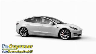 krockskadad bil bromfiets Tesla Model 3 Model 3, Sedan, 2017 EV AWD 2019/11