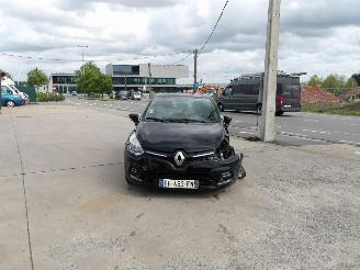 Voiture accidenté Renault Clio  2016/9