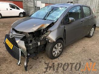 Voiture accidenté Toyota Yaris Yaris III (P13), Hatchback, 2010 / 2020 1.0 12V VVT-i 2016/5