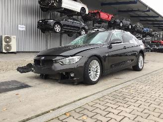 uszkodzony samochody osobowe BMW 3-serie 320i 2017/11