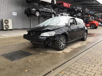 damaged scooters Volkswagen Golf VII 1.4 TSI 2017/1
