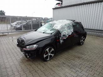damaged passenger cars Volkswagen Golf VII GTI 2013/4