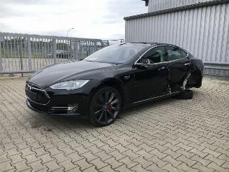 Coche siniestrado Tesla Model S P85+ 2014/7