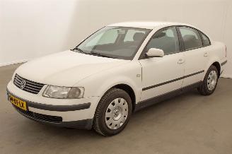 demontáž osobní automobily Volkswagen Passat 1.9 TDI Trendline Airco 2000/1