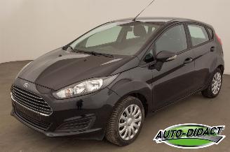 Auto incidentate Ford Fiesta 1.0 74kw Airco 2015/9