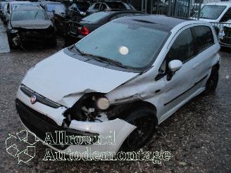 uszkodzony samochody osobowe Fiat Punto Punto Evo (199) Hatchback 1.3 JTD Multijet 85 16V (199.B.4000(Euro 5))=
 [62kW]  (10-2009/02-2012) 2011