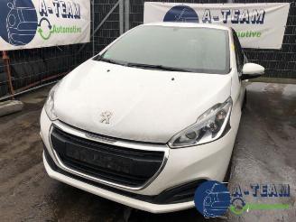 Voiture accidenté Peugeot 208 208 I (CA/CC/CK/CL), Hatchback, 2012 / 2019 1.2 Vti 12V PureTech 2017/6