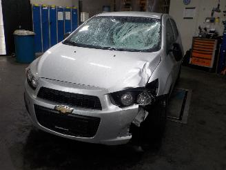 damaged passenger cars Chevrolet  Aveo (300) Hatchback 1.2 16V (LWD) [51kW]  (03-2011/12-2015) 2012