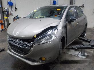 uszkodzony samochody osobowe Peugeot 208 208 I (CA/CC/CK/CL) Hatchback 1.2 Vti 12V PureTech 82 (EB2F(HMZ)) [60k=
W]  (03-2012/12-2019) 2013