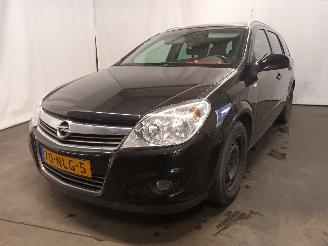 Schadeauto Opel Astra Astra H SW (L35) Combi 1.6 16V Twinport (Z16XER(Euro 4)) [85kW]  (12-2=
006/05-2014) 2010/9