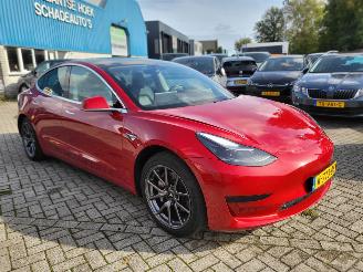 Autoverwertung Tesla Model 3 Tesla Model 3 RWD 440 KM rijbereik nwprijs € 50 000 2020/12