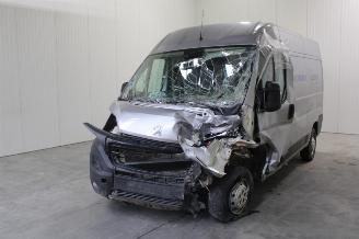 damaged passenger cars Peugeot Boxer  2020/10
