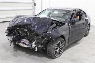 Voiture accidenté BMW 5-serie 520 2021/4