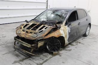 Damaged car Volkswagen Golf  2023/2