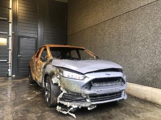 damaged passenger cars Ford Focus FOCUS ST  - 2000CC - 184KW - BENZINE - EURO6B 2017/12
