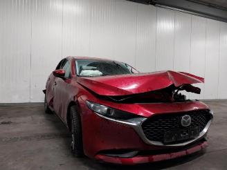 damaged passenger cars Mazda 3 3 (BP), Sedan, 2018 1.8 SkyActiv-D 116 16V 2020/5