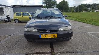 Coche accidentado Ford Mondeo Mondeo I Hatchback 1.8i 16V (U9) (RKA) [85kW]  (02-1993/08-1996) 1994/5