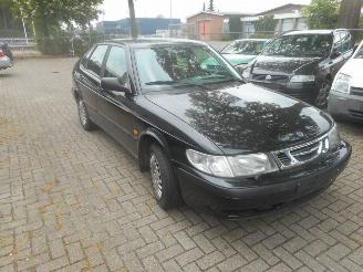 Vaurioauto  passenger cars Saab 9-3  1999/1